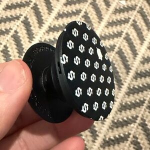 Black and White Patterned Phone Grip
